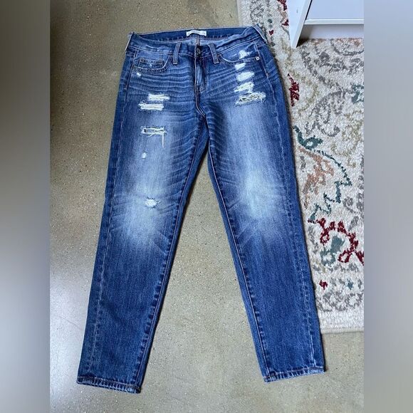 Abercrombie & Fitch Medium Wash Distressed Skinny Jeans (Size: 0/25) - Picture 8 of 12